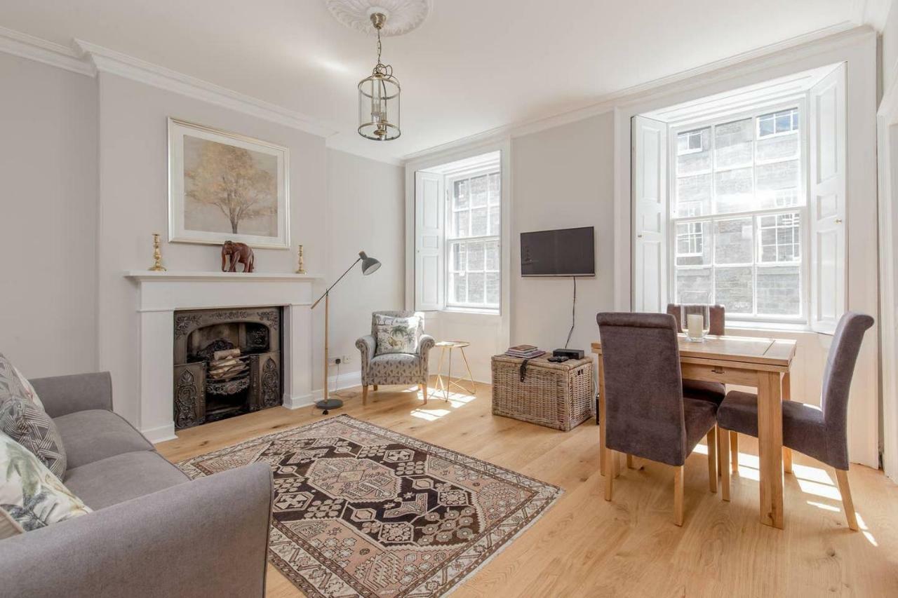 Апартаменты Altido Elegant Georgian 2-Bedrm Apt In Heart Of Old Town Эдинбург Экстерьер фото