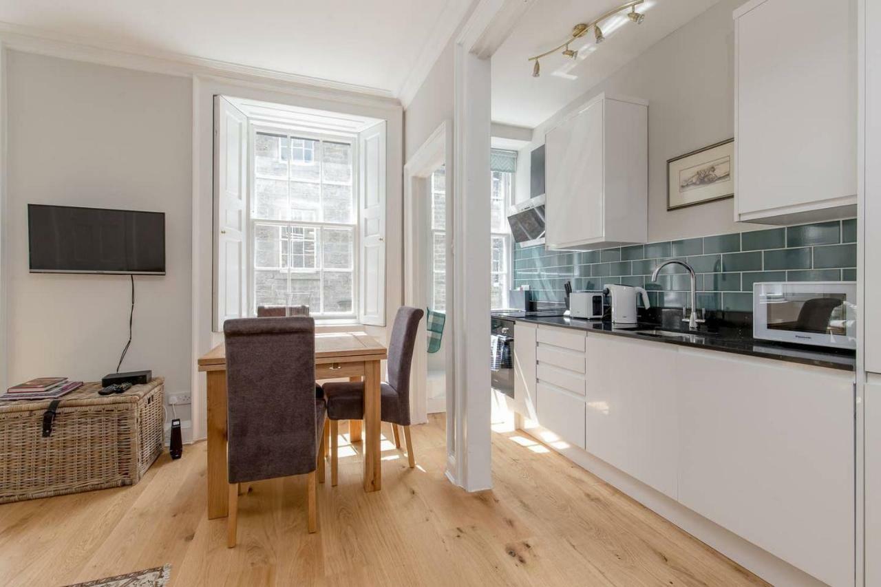Апартаменты Altido Elegant Georgian 2-Bedrm Apt In Heart Of Old Town Эдинбург Экстерьер фото